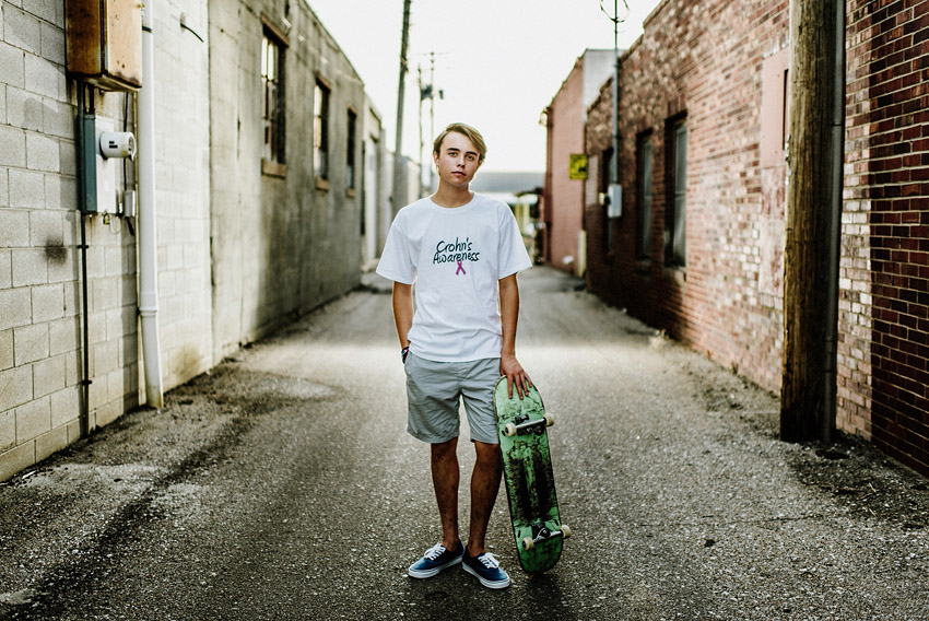 senior guy in an alley, skater, senior picture